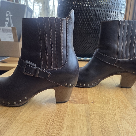 Dansko Rhianna Brown leather ankle boot. Size 40 - Picture 8 of 14